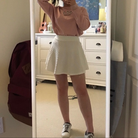 Korean/Asian style white skirt - Picture 1 of 4